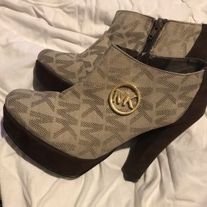 Michael Kors booty heels